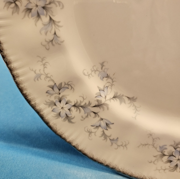 "Bride's Choice" Dinner Plate by Paragon. - Picture 4 of 7